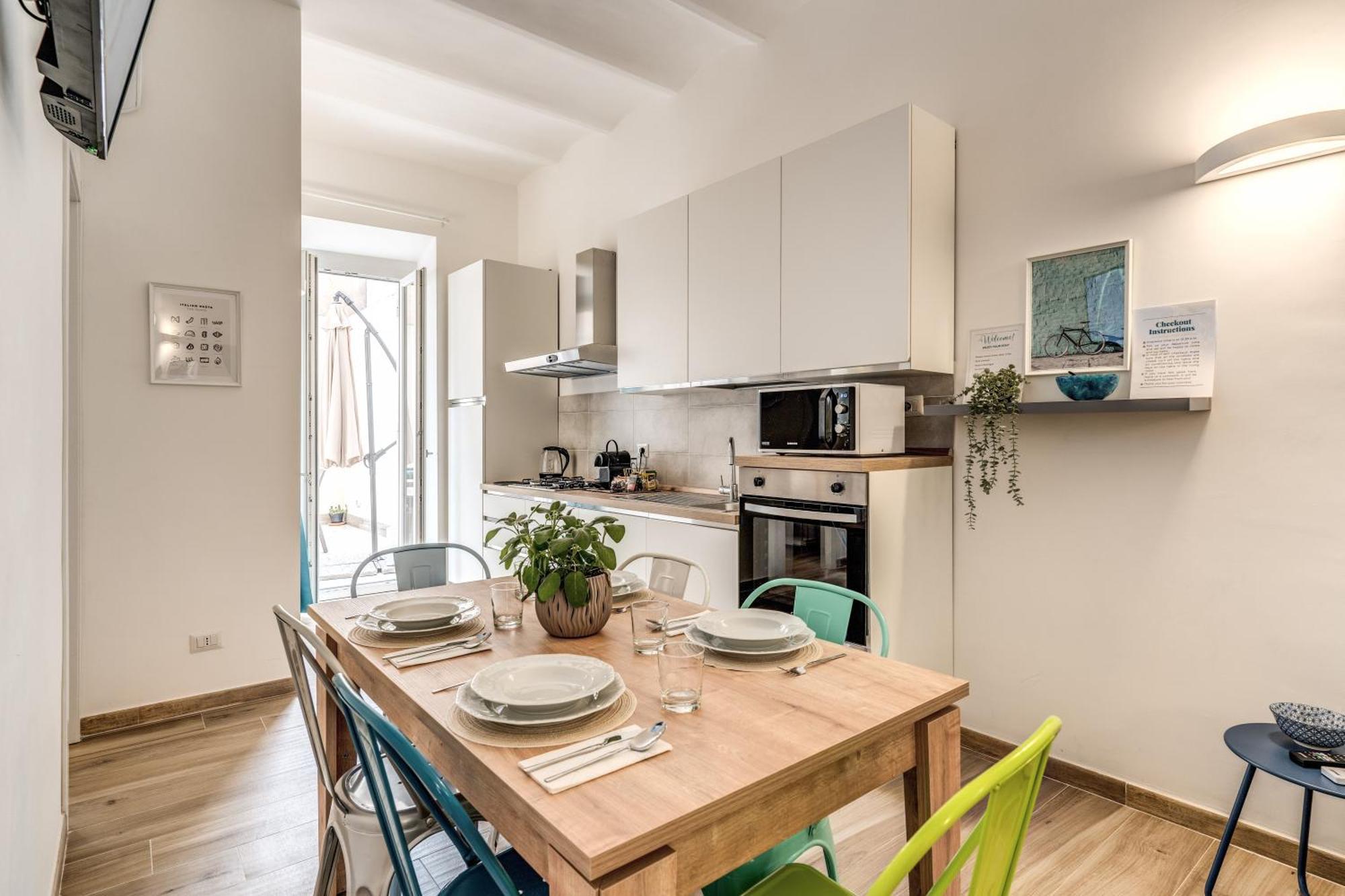 Nala & Kira - Two Big For Groups In The Center Of Appartement *