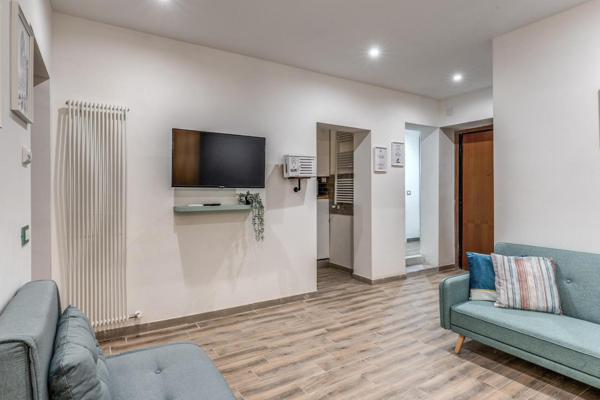 Nala & Kira - Two Big For Groups In The Center Of Apartment Rome